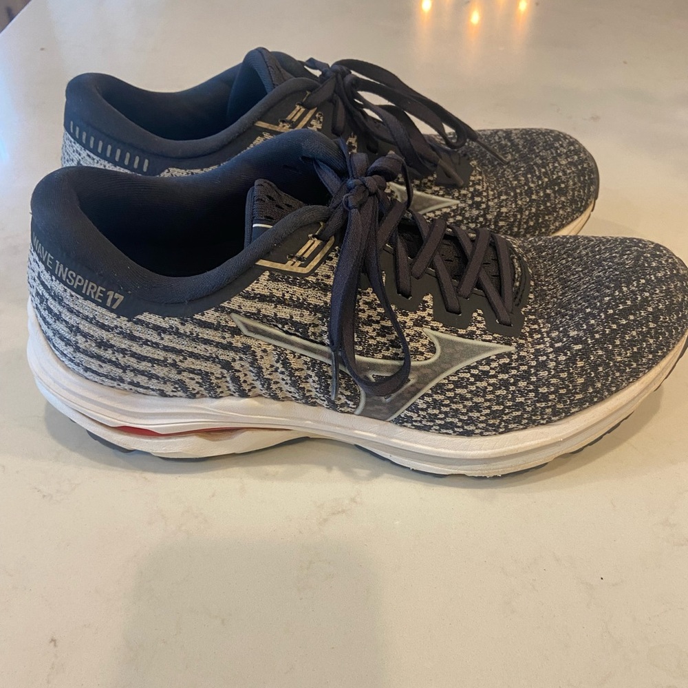 Mizuno Wave Inspire 17 women’s 9.5 running shoes